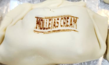 Assembled Mollejas Cream Empanada